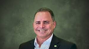 Alberto Saez's Instagram, Twitter & Facebook