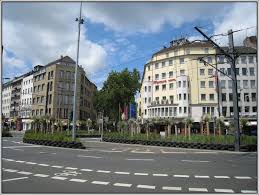 Klicke auf die adresse oder den namen des geschäftes, um zu den details des geschäftes (adresse, öffnungszeiten, webseite und gültige angebote) zu kommen. Das Hochhaus Der Sparda Bank West Hinter Dem Dusseldorfer Hauptbahnhof Aufgenommen Am 09 09 2006 Staedte Fotos De