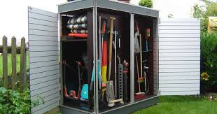 Der Perfekte Gartenschrank Fur Kleine Garten Jeder Kubikzentimeter Stauraum Wird Genutzt Gartenschrank Garten Gerateschuppen Und Aufbewahrungsbox Garten
