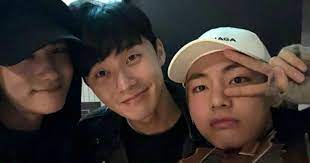 trans taehyung's video message to park seojoon for his online fan meeting : Park Seo Joon And Park Hyungsik Show Support For Bts V Koreaboo