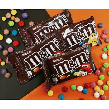 اسمارتیز m&m🤤😋 . •اسمارتیز ام اند امز با مغز شکلاتی که از بهترین و خوشمزه  ترین اسمارتیزهای دنیا می باشد. برند ام اند امز که دیگه نیازی به تعریف نداره  با