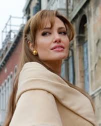 Revolves around frank, an american tourist visiting italy to mend a broken heart. Kinotipp The Tourist Gala De