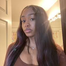 Alina Davis's Instagram, Twitter & Facebook