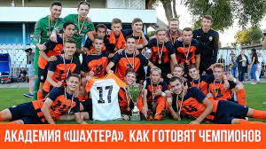 Пока что игра напоминает шахматную дуэль двух португальских тренеров. Kak Ustroena Akademiya Shahtera Darya Rakickaya Uznala Vse O Meste Gde Gotovyat Chempionov Youtube