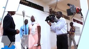 INSTITUT SUPERIEUR DES BEAUX ARTS CHEICH ANTA DIOP (les étudiantes et  étudiantes en journalisme en... - Institut Supérieur des Beaux Arts Cheikh  Anta Diop de Yaoundé - ISBAC