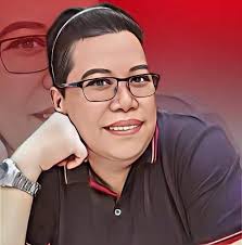 Julian McMahon is being remembered by co-stars like Alyssa Milano, Dylan  Walsh and more after he died of cancer at 56 years old.