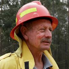 World's largest volunteer force fights Australia's wildfires