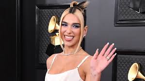 By submitting my information, i agree to receive personalized updates and marketing messages about dua lipa based on my. Dua Lipa Looks Completely Different With New Hair Hair Beauty Heat