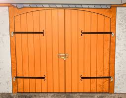 Nach oben sind hier keine grenzen. Garagentore Aus Holz Preise Vorteile Nachteile Und Pflege