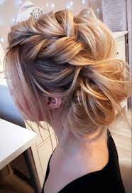 Epingle Par Jessica Allossery Sur Hair Coiffure Mi Long Coiffures Cheveux Mi Longs Chignon Cheveux Long