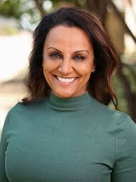 Cara Foreman's Instagram, Twitter & Facebook