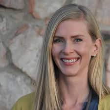 Stephanie Clairmont's Instagram, Twitter & Facebook