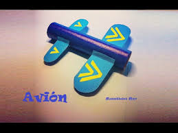 De hecho, si no son muy pequeños, pueden ayudarte a elaborarlo, ¡las. Manualidades Avion Con Rollo De Papel Youtube