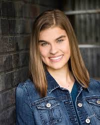 Daniela Cerda's Instagram, Twitter & Facebook