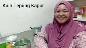135g tepung beras 85g tepung ubi / sagu 470g air 180g gula kabung 90g gula pasir 2 helai daun pandan 1 tsp air kapur pewarna coklat acuan kek 7x7. Kuih Tepung Kapur Resepi Emak Youtube