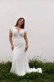 Ob verführerische meerjungfrau oder verspielte prinzessin, elegante lady oder femme fatale hält die welt der hochzeitskleider eine große auswahl für dich parat. Vintage Brautkleider Accessoires Victoria Rusche Atelier Unsere Kleider