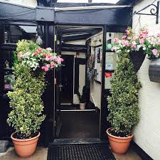 We serve excellent cask conditioned real ales, ciders, lagers and have a full wine and cocktail list. Ye Olde Anchor Inn Upton Upon Severn Updated 2021 Restaurant Reviews Menu Prices Tripadvisor