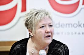 Vägbulorna på Ådalsvägen kan jämnas ut