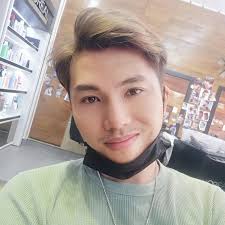 📍森美兰Negeri Sembilan🌟超多传统娘惹Kuih Muih选择的「Popo Longhouse Cafe  婆婆の长屋」✨传统娘惹糕/甜品每样都看起来很好吃！  位于在森美兰Martin的这家餐厅，他们种植了很多的绿色植物，而且餐厅的空间还真的很Long！这里销售的都是本地的传统美食像是Asam laksa  ...