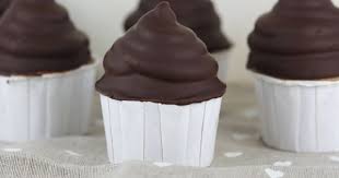 Cupcake Chapeaute Praline Et Pate A Tartiner Au Chocolat Feerie Cake