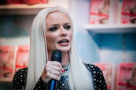 Nachdem sich die kultblondine erst vor einigen tagen heftig mit ihrer mutter iris klein angelegt hatte, fliegen nun zwischen ihr und schwester. Daniela Katzenberger Jenny Frankhauser Versohnung Durch Costa Cordalis Gala De