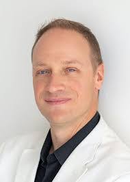 Andrew Senner's Instagram, Twitter & Facebook