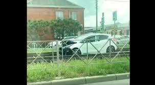 Подписывайтесь на свежие материалы, будьте в курсе всех событий краснодара. V Centre Krasnodara Mashina Posle Dtp Vyletela Na Tramvajnye Puti