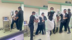 Evakuasi pasien rsud pasar minggu ketika terjadi gempa 6.1sr. Viral Pasien Covid Rsud Pasar Minggu Ngamuk 2 Satpam Yang Bantu Amankan Terpapar