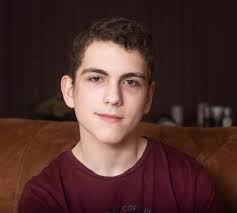 Teen had part of skull removed when sinus infection spread to brain