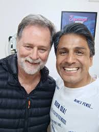 Es la primera vez que recibimos algo así. Tenemos recuerdos de cada  programa ya sea en formato de momentos maravillosos o pequeños detalles que  adornan nuestras estanterías. Pero nunca antes nadie se