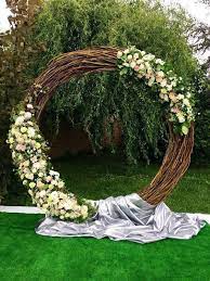 35 Rustic Wedding Decorations In 2020 Arch Decoration Wedding Wedding Decorations Wedding Arch