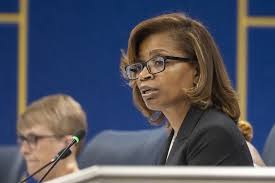 CPS debe presentar un plan para cerrar su déficit en estos días: ¿Cuáles  son las opciones?