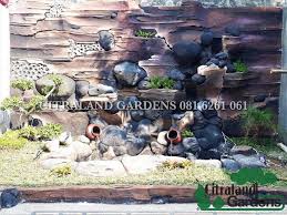 Gambar kolam air mancur alami, relif tebing air terjun. Gambar Taman Tebing Air Terjun Citraland Gardens Kolam Air Terjun Gambar