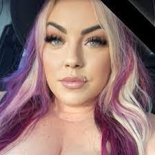 Brooke Volk's Instagram, Twitter & Facebook