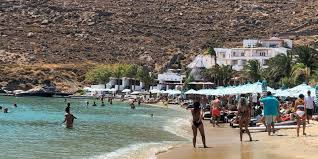 Η τήνος συνδέεται ακτοπλοϊκά με το λιμάνι του πειραιά και της ραφήνας, καθώς και με το νησί της άνδρου, της σύρου και της μυκόνου, και σχεδόν με όλες τις κυκλάδες. Psarou Beach Mykonos Exklusiver Strand 2021