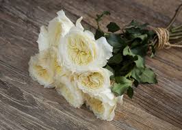 Roses are the ultimate choice for a wide range of occasions, including valentine's day, birthdays, anniversaries, weddings, and elegant dinner. The Best Roses For Wedding Bouquets Southern Living