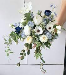 When it comes to white wedding bouquets, it's elegant, stylish and romantic that go well with almost any wedding theme, no matter which white flowers you get. 91 Elegant Wedding Bouquets To Inspire Mrs Space