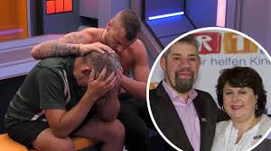 However, everything changes when you get a huge house with a huge pool! Vermisse Meine Frau Uwe Abel Bei Promi Bb Leidet Ohne Seine Iris Niedersachsen