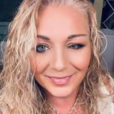 Christine Piatt's Instagram, Twitter & Facebook