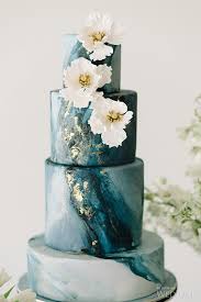 Black And Gold Marble Cake Sleek Marbled Elegance Wedluxe Magazine Geode Wedding Marble Wedding Cake Trends