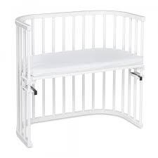 Der schaumstoffkern passt sich der körperform des kindes an, während integrierte klimakanäle für eine hohe luftzirkulation sorgen. Babybay Original Beistellbett Weiss Lackiert Mit Matratze Classic Soft Setartikel Babybay De
