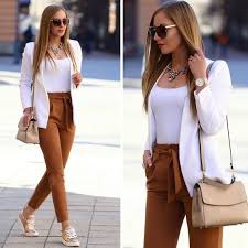 Evimizin için boya badana rengi seçerken dikkat etmemiz gereken temel noktalar vardı göz önünde bulundurmamız gerekenler; Kiremit Rengine Uygun Renkler Kiremit Rengi Tunige Hangi Renk Sal Tarz Kadin