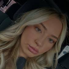 Review of Keep Your Friends Close by Lucinda Berry