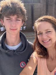 Kathryn Roberts (@destrierknits) • Instagram photos and videos