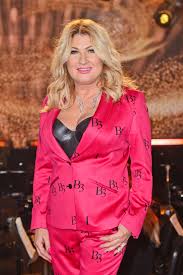 52,207 likes · 3,751 talking about this. Beata Kozidrak Konczy 60 Lat Kariera Dzieci Partnerzy Metamorfoza Wiek Stare Zdjecia Plejada Pl