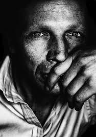 30 Powerful Portraits Capturing Deep Emotions and Timeless Inspiration