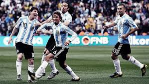 En este debut en la copa américa 2021, el 10 marcó un tanto de tiro libre tras una excelente ejecución, y así llegó a los 73 tantos con la camiseta de la selección argentina. 2560x800px Free Download Hd Wallpaper Argentina Lionel Messi Soccer Wallpaper Flare