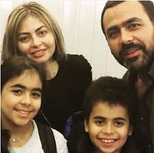 Syrian anchors 5.515 views8 year ago. ÙŠÙˆØ³Ù Ø§Ù„Ø­Ø³ÙŠÙ†ÙŠ ÙŠÙ†Ø´Ø± Ø£ÙˆÙ„ ØµÙˆØ±Ø© Ù„Ø²ÙˆØ¬ØªÙ‡ ÙˆØ£Ø¨Ù†Ø§Ø¦Ù‡ Ø´Ø§Ù‡Ø¯