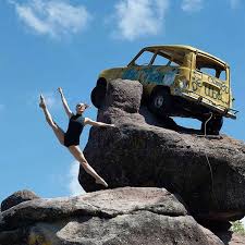 Por Las Cuatro Juntas Quienes Transitan La Carretera Bucaramanga Zapatoca 60 Kilometros Observan Media Hora Antes De Llegar A La Ciud Monster Trucks Trucks