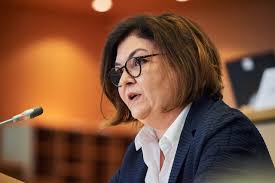Citeste acum toate articole despre adina valean pe digi24.ro. Comisarul European Pentru Transporturi Adina VÄƒlean A Criticat FranÈ›a Pentru Blocarea Traficului Peste Canalul Manecii Caleaeuropeana Ro